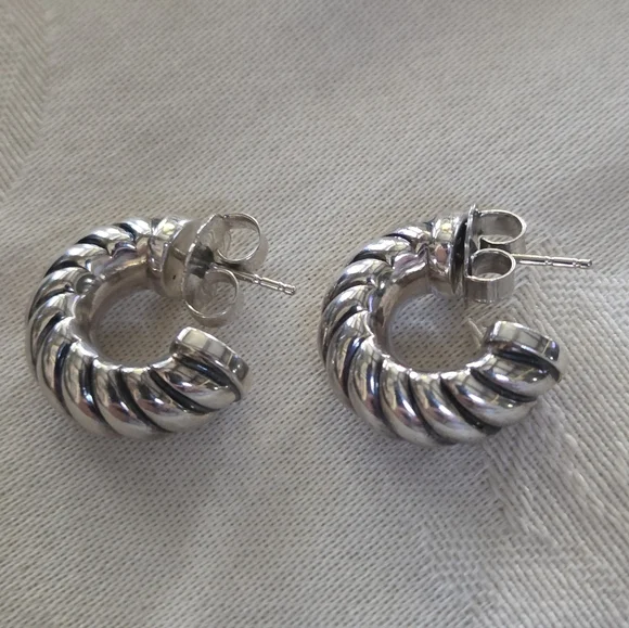 David Yurman Sculpted Cable Shrimp Earrings in Sterling Silver - Picture 4 of 14